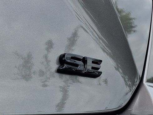 Used 2025 Toyota Camry SE FWD image 30