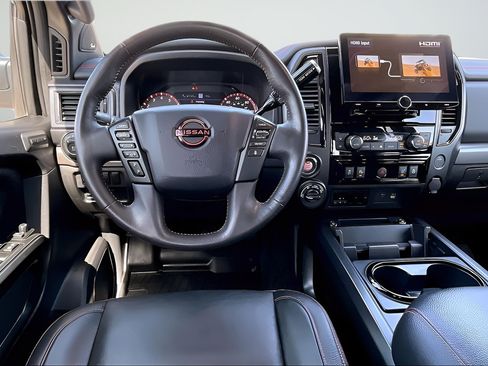 Used 2024 Nissan Titan PRO-4X w/ Pro-4x Convenience Package AWD/4WD image 8