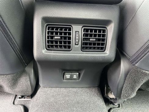 Used 2025 Toyota Camry SE image 17