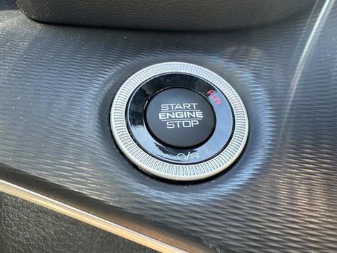 Used 2023 Jeep Grand Cherokee Altitude AWD/4WD image 16