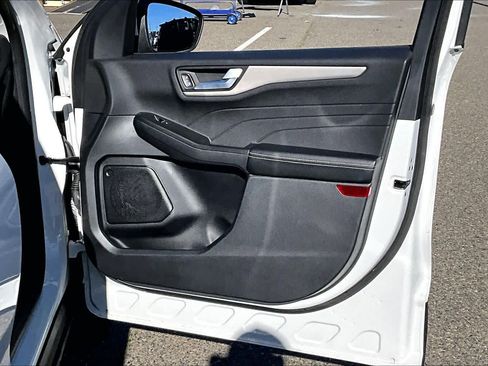 Used 2022 Ford Escape SEL image 22