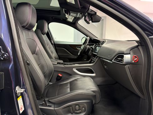 Used 2017 Jaguar F-PACE S image 10