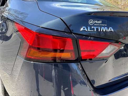 Used 2022 Nissan Altima 2.5 SV FWD image 28