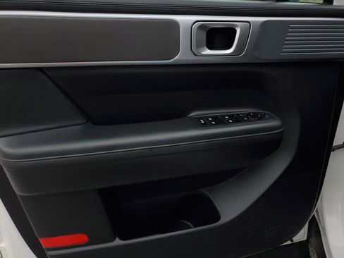 Used 2025 Hyundai Santa Fe SEL FWD image 17