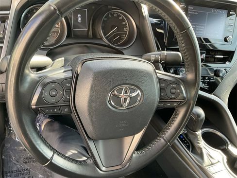 Used 2024 Toyota Camry SE image 17