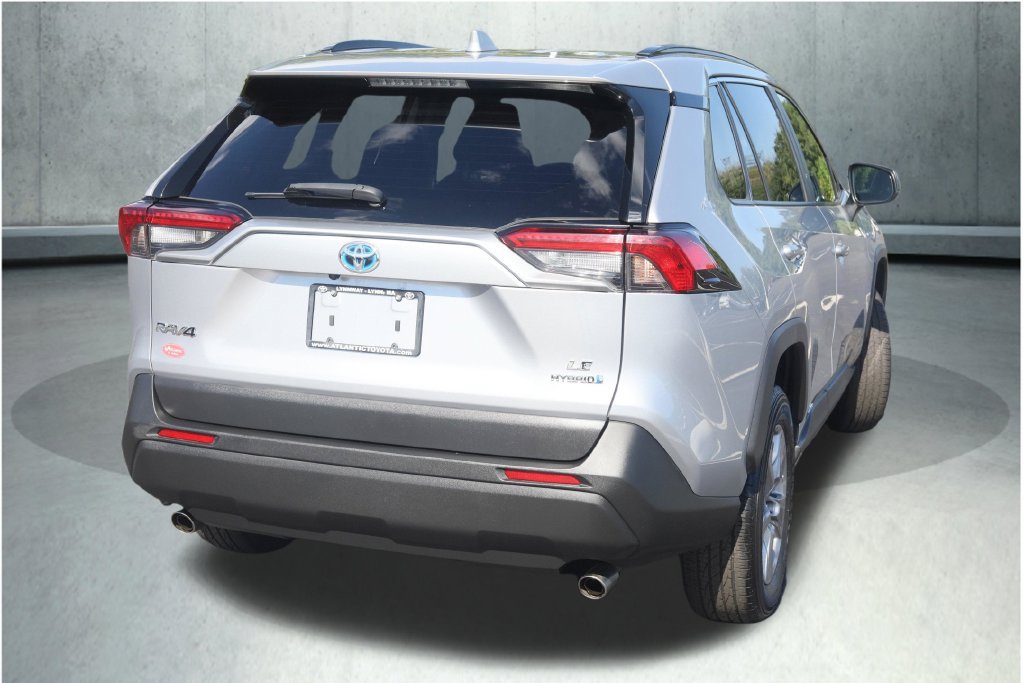Used 2024 Toyota RAV4 LE AWD/4WD image 22
