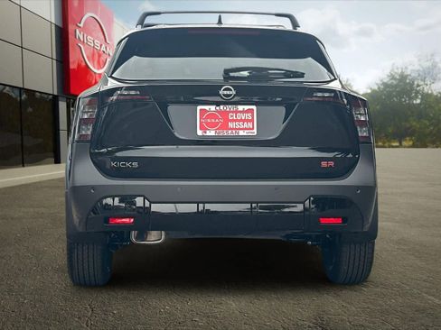 New 2026 Nissan Kicks SR FWD image 8
