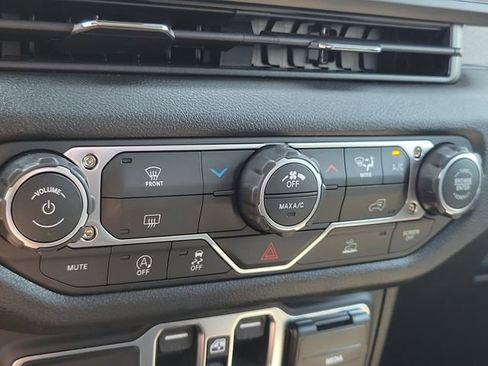 New 2026 Jeep Gladiator Sport image 22