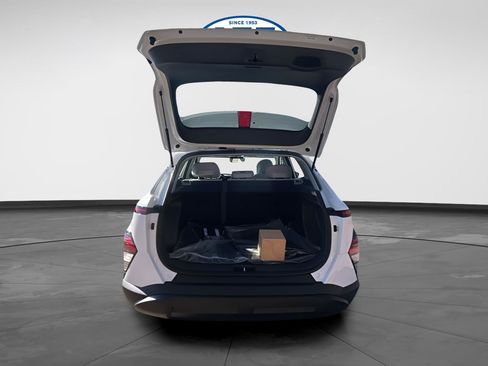 Certified 2026 Hyundai Kona SE FWD image 17