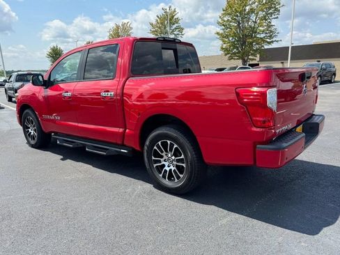Used 2020 Nissan Titan SV w/ SV Convenience Package RWD image 5