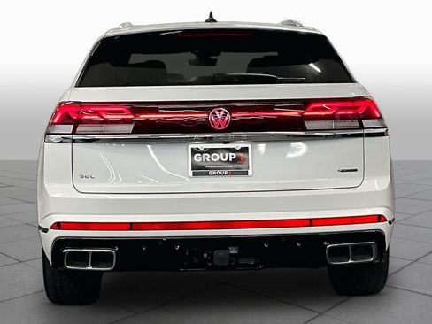 Used 2025 Volkswagen Atlas Cross Sport SEL Premium R-Line AWD/4WD image 4