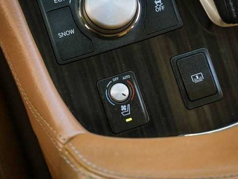 Used 2013 Lexus LS 460 w/ Comfort Pkg image 14