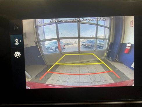 Certified 2025 Hyundai Elantra Limited FWD image 19