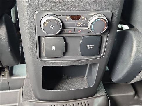 Used 2020 Ford Explorer Platinum w/ Premium Technology Package AWD/4WD image 26