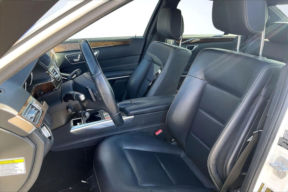 Used 2014 Mercedes-Benz E 350 Sedan image 25