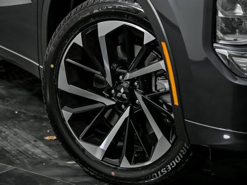 New 2025 Mitsubishi Outlander SEL image 3