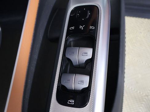 Used 2023 Mercedes-Benz GLC 300 4MATIC image 36