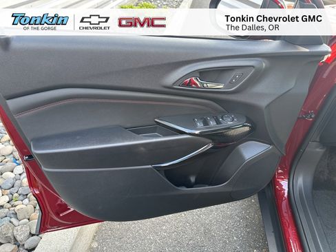 New 2025 Chevrolet Trax RS image 12