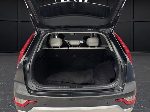 Used 2023 Kia Niro EX image 14