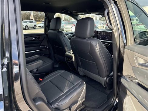 Used 2026 Chevrolet Traverse LT image 26