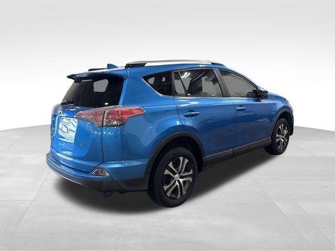 Used 2018 Toyota RAV4 LE image 3