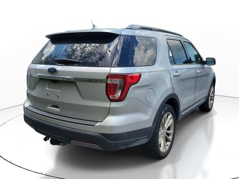 Used 2019 Ford Explorer XLT w/ Equipment Group 201A FWD image 6