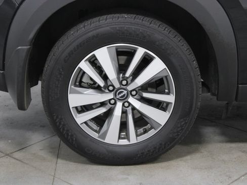 Used 2025 Nissan Pathfinder SL FWD image 12