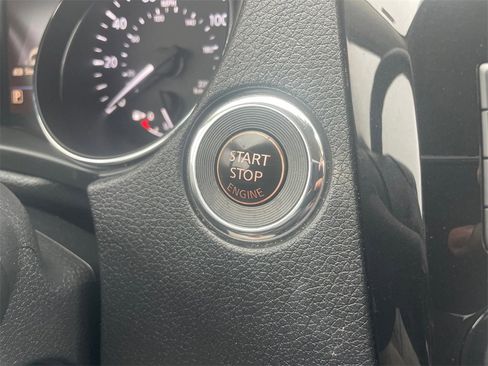 Used 2019 Nissan Rogue SL w/ Premium Package image 24