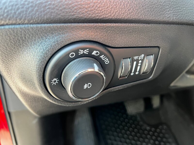 Used 2017 Jeep Compass Latitude w/ Popular Equipment Group AWD/4WD image 23