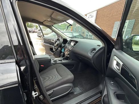 Used 2020 Nissan Pathfinder S AWD/4WD image 15