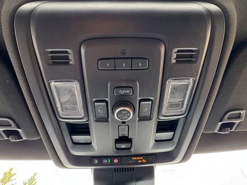 Used 2024 GMC Yukon Denali AWD/4WD image 31
