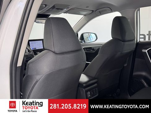 Certified 2025 Toyota RAV4 LE FWD image 18