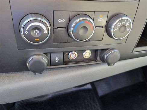 Used 2014 Chevrolet Silverado 2500 W/T image 21