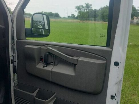 Used 2021 GMC Savana 2500 w/ Driver Convenience Package image 18