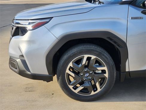 Certified 2025 Subaru Forester Limited image 8