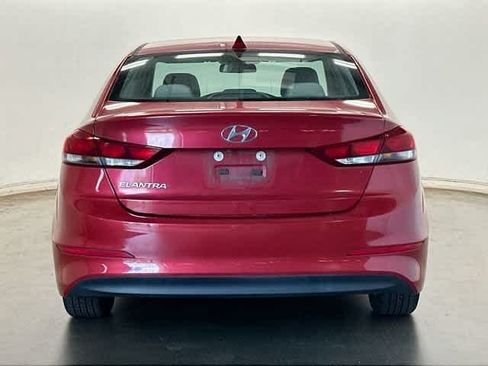 Used 2018 Hyundai Elantra SEL FWD image 4