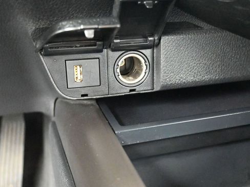 Used 2022 Toyota Camry SE image 24