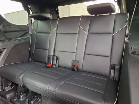 Used 2024 Cadillac Escalade Premium Luxury w/ Performance Package AWD/4WD image 12
