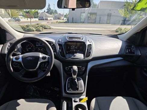 Used 2014 Ford Escape SE w/ Equipment Group 201A AWD/4WD image 9