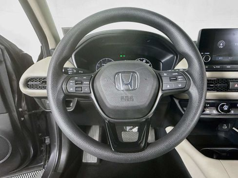 Used 2024 Honda HR-V LX image 16