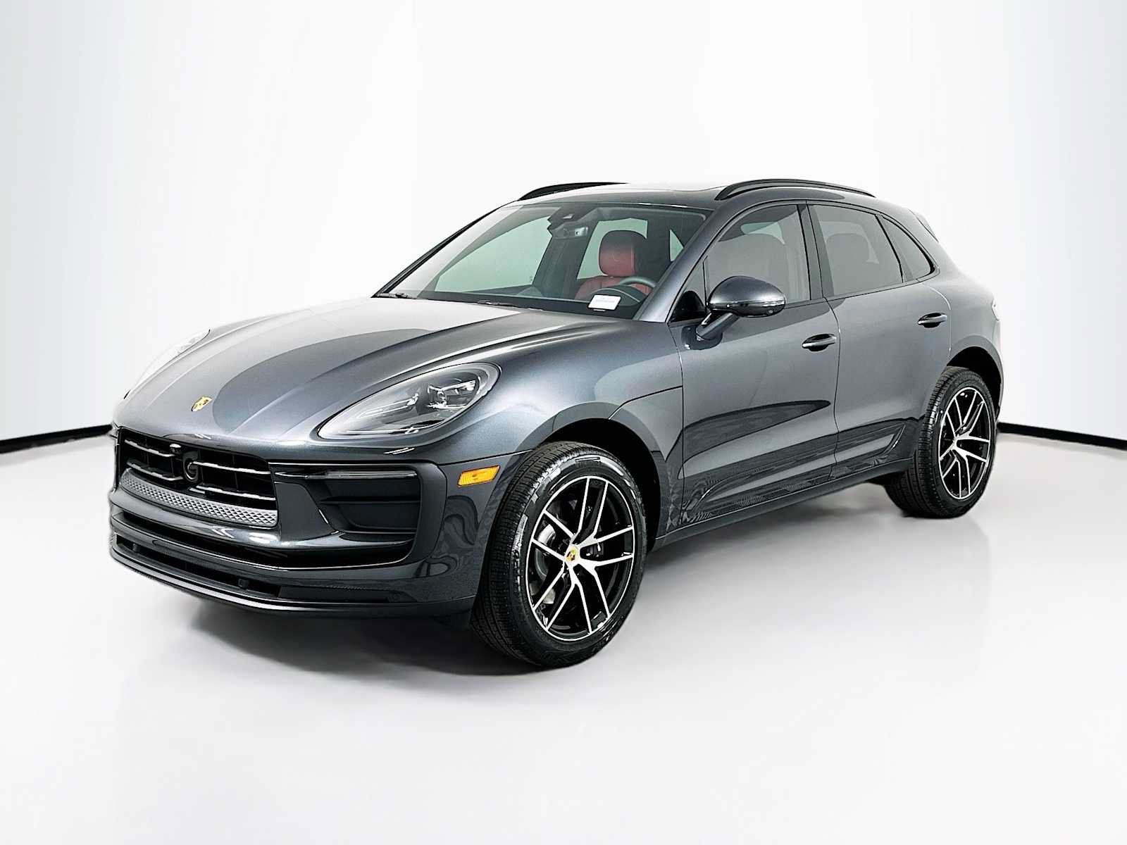 Used 2026 Porsche Macan AWD/4WD image 1