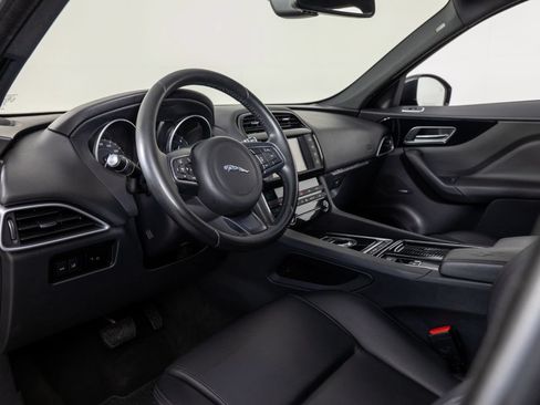 Used 2018 Jaguar F-PACE Premium AWD/4WD image 12