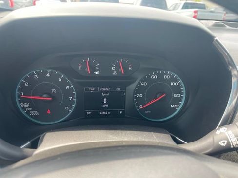 Used 2018 Chevrolet Equinox LT FWD image 22