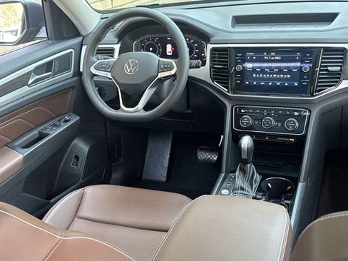 Used 2023 Volkswagen Atlas SE w/ Panoramic Sunroof Package image 18