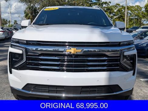 Used 2026 Chevrolet Suburban LT image 2