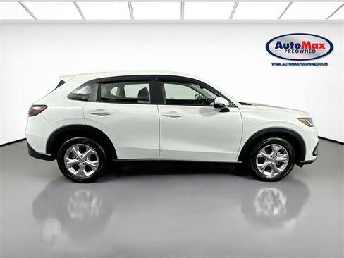 Used 2023 Honda HR-V LX image 9
