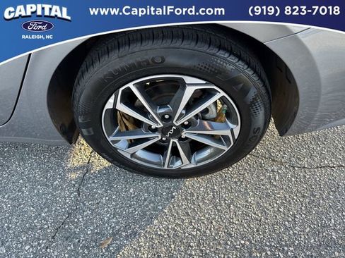 Used 2024 Kia Forte LXS image 13