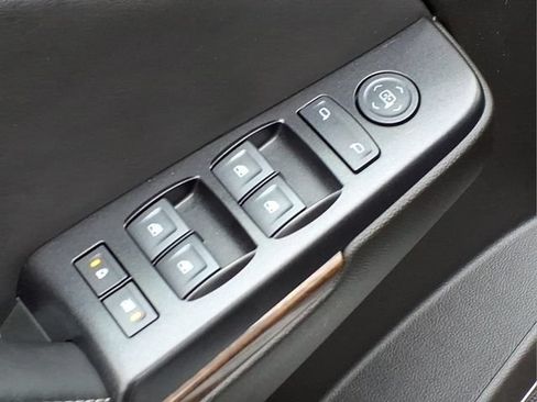 Used 2019 Chevrolet Tahoe LS AWD/4WD image 17
