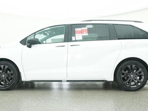 New 2026 Toyota Sienna XSE FWD image 2