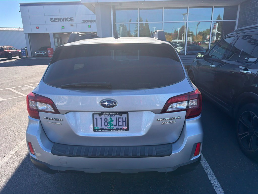 Used 2016 Subaru Outback 2.5i Premium w/ Popular Package #1 AWD/4WD image 4